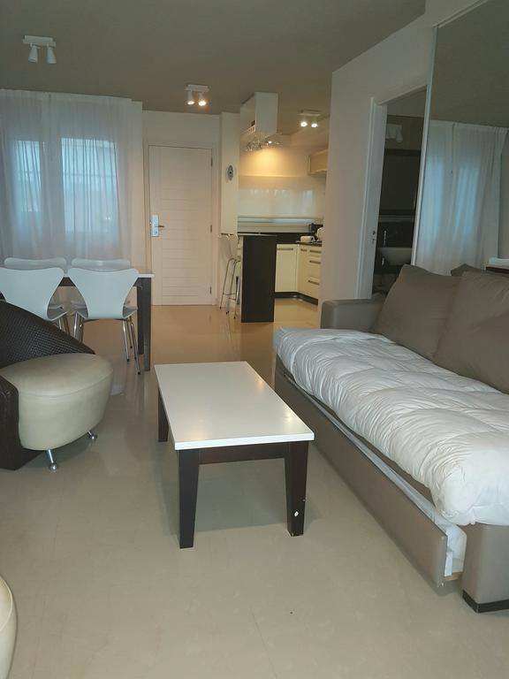 Apartment In Linda Bay Complex