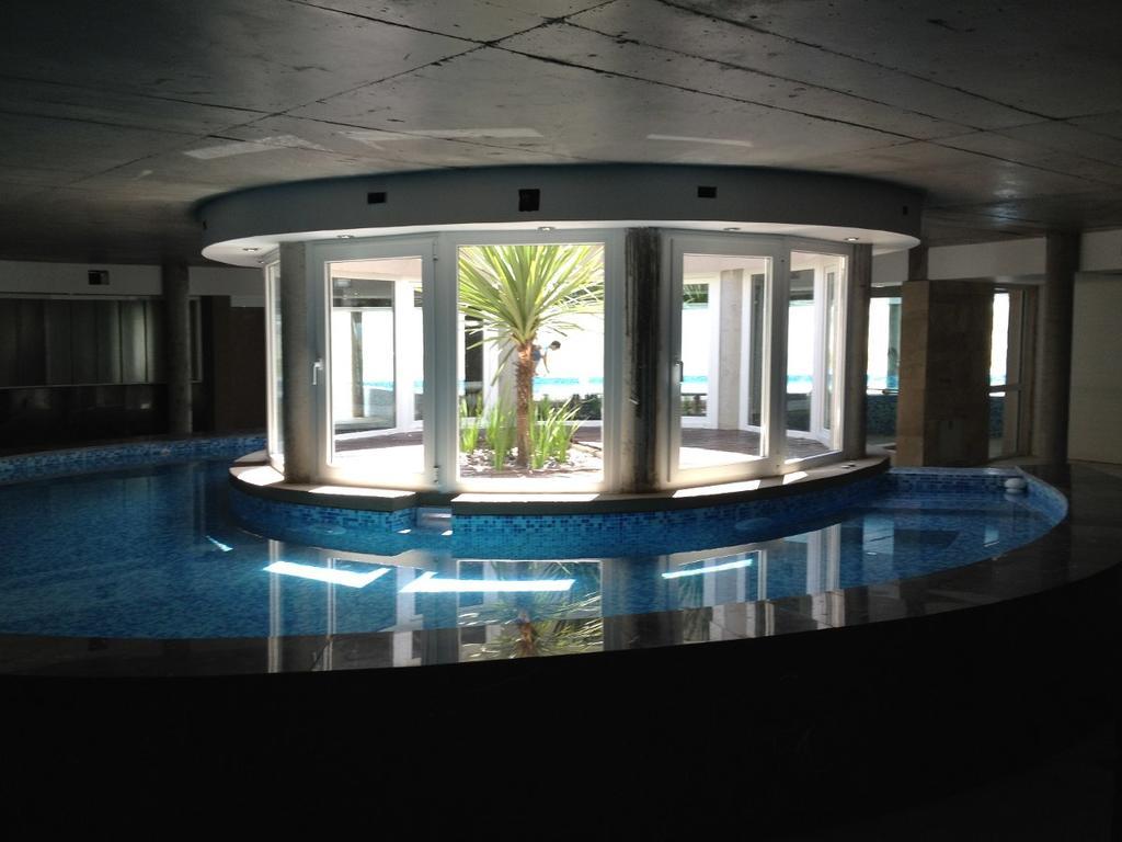 In Linda Bay Complex *